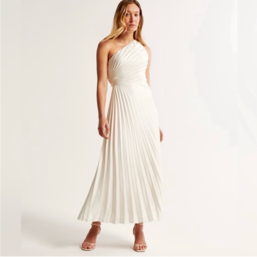 Abercrombie & Fitch One-Shoulder Pleated Maxi Dress in Ivory